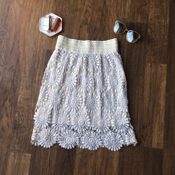 blue island Dresses & Skirts - Off white/cream colored skirt.Small by Blue Island